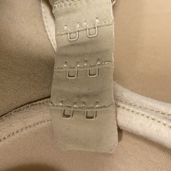 Never worn body shaper.I bought for my wedding but I was gifted aSPANX instead. - Picture 7 of 12